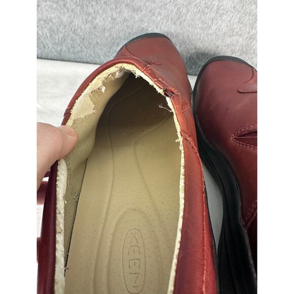 Keen Woman’s sz 9.5 Concord Red/Brown Leather Clogs Slip On Comfort - Picture 6 of 11